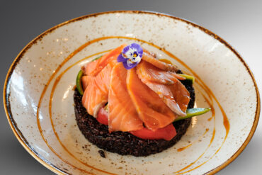 Poke al salmone