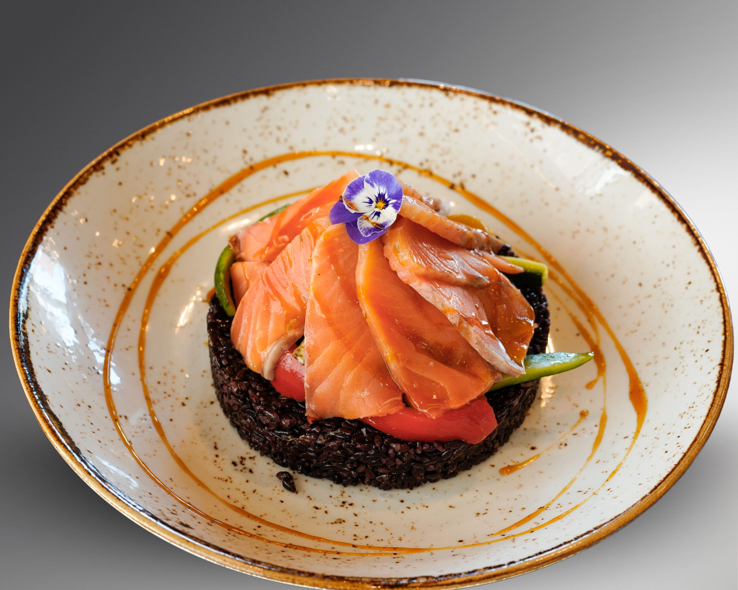 Poke al salmone